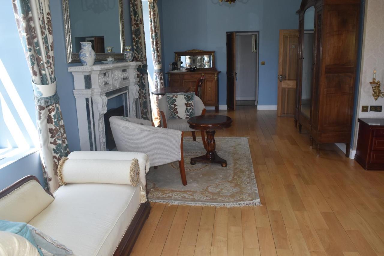 Chateau Roquehort Avec Ev Recharge Point 22Kw Monein Bagian luar foto