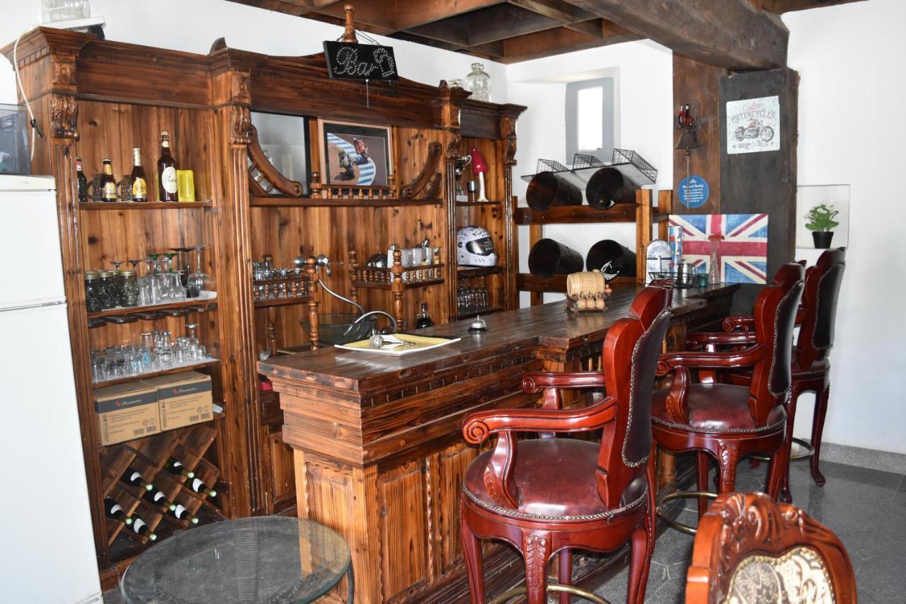 Chateau Roquehort Avec Ev Recharge Point 22Kw Monein Bagian luar foto
