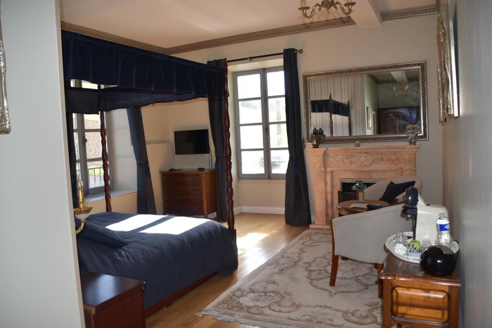 Chateau Roquehort Avec Ev Recharge Point 22Kw Monein Bagian luar foto