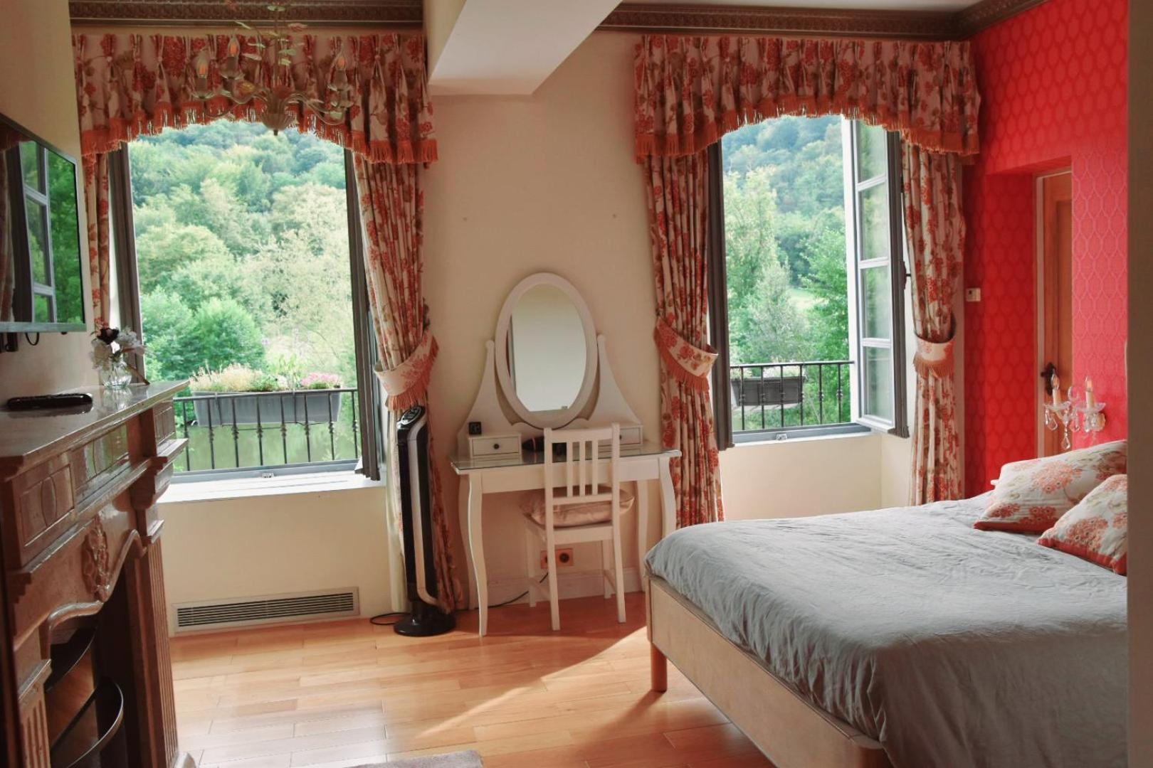Chateau Roquehort Avec Ev Recharge Point 22Kw Monein Bagian luar foto