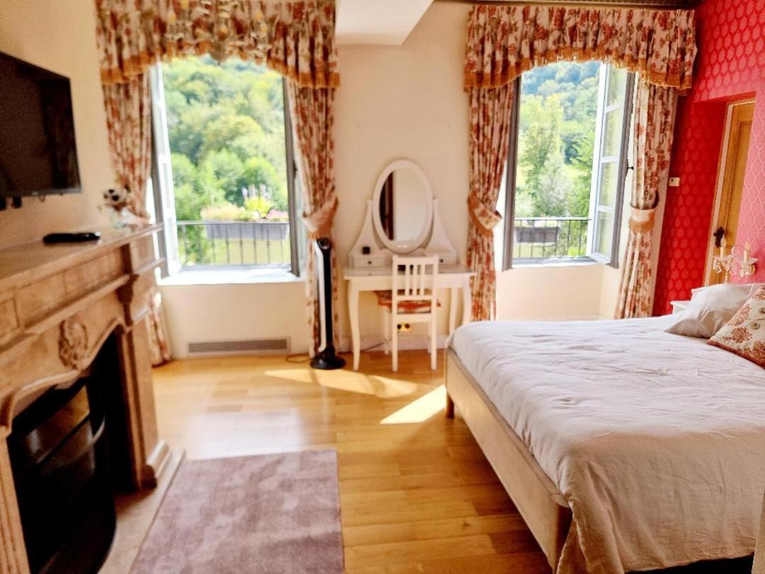 Chateau Roquehort Avec Ev Recharge Point 22Kw Monein Bagian luar foto